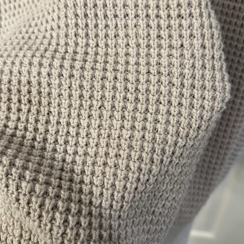 Express Sweater - Picture 4 of 4